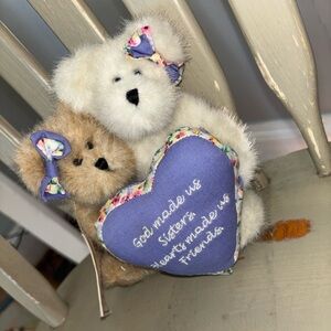 Boyds Bears   SISTERS Cream and Tan Twin Plush Hearts